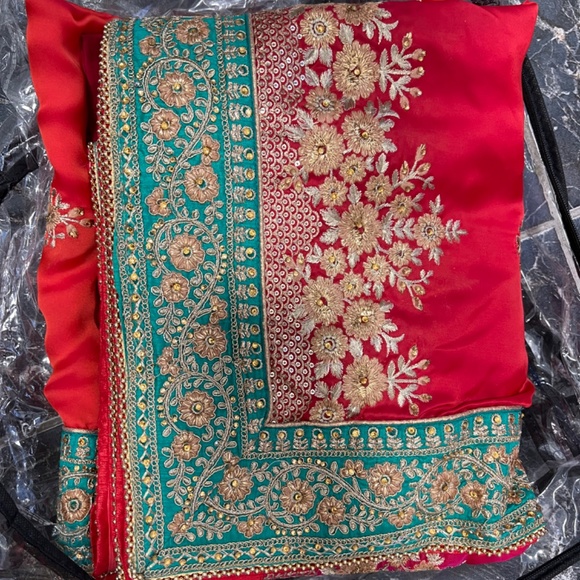 Lashkaraa Teal and Red Saree - Picture 2 of 9